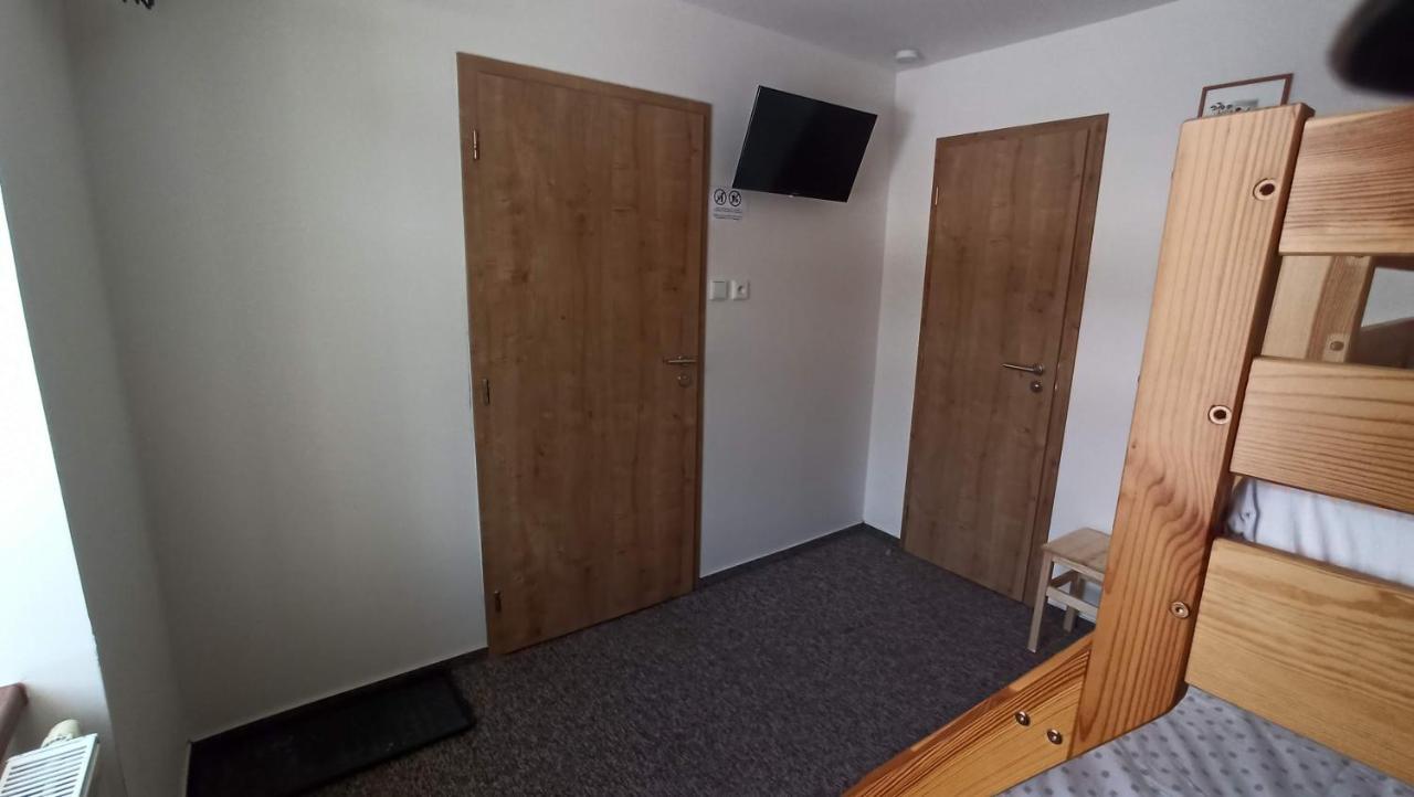 Penzion a restaurace V Háji Loučná pod Klínovcem Exterior foto