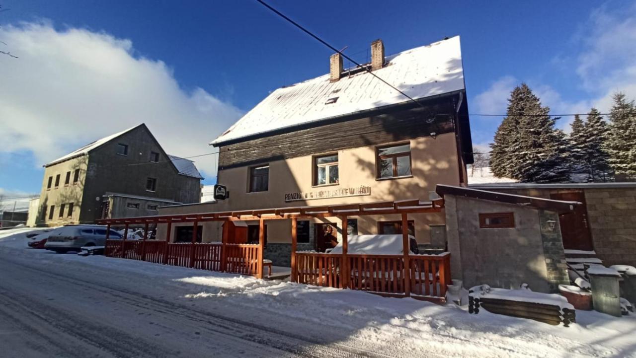 Penzion a restaurace V Háji Loučná pod Klínovcem Exterior foto